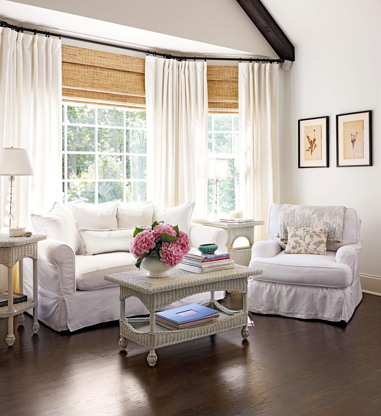 Everything You Need to Know About Curtains for the Living Rooms