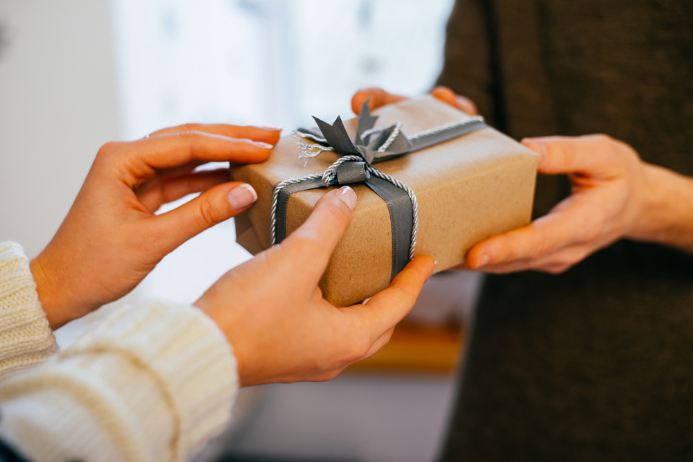 5 Tips For Avoiding Customs Issues When Sending Gifts To Pakistan