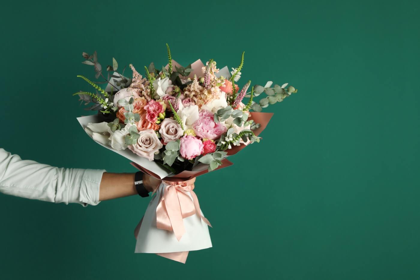 Create Wonderful Memories for Your Loved Ones by Sending Gorgeous Flowers