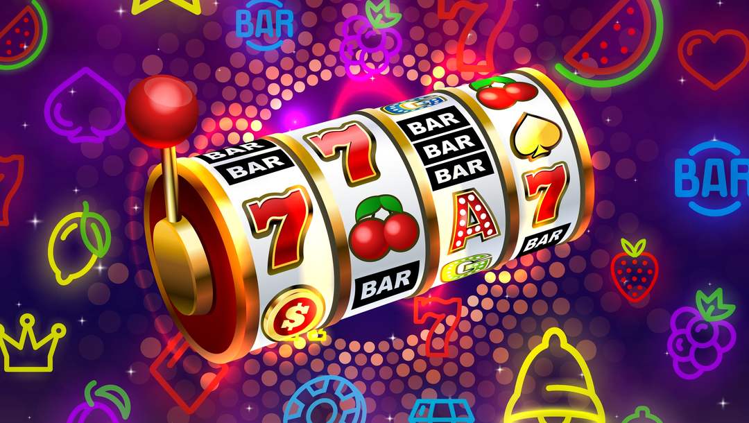 Enjoy the Benefits of Playing a Slot Machine Online
